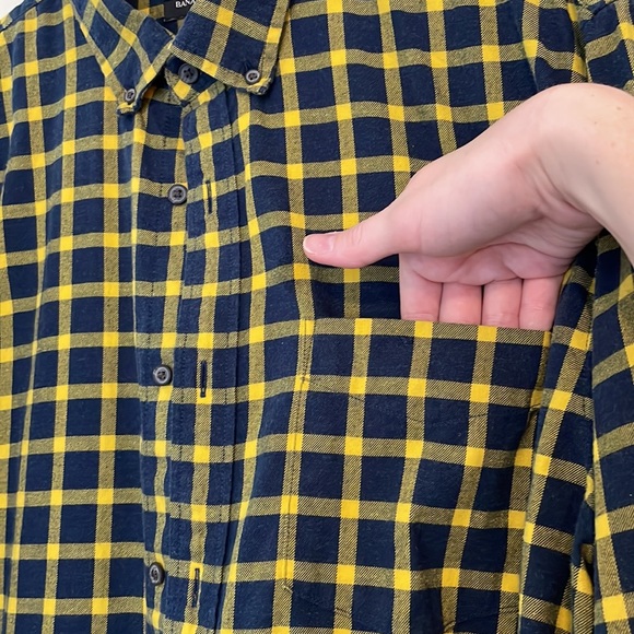 Banana Republic Men’s Flannel Button Down XL - Picture 4 of 11